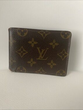 Men’s Or Women’s Louis Vuitton Brown & Gold Monogram Card Holder Wallet